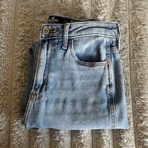 Hollister Light Blue Distressed Mom  Jeans Size 3 Regular